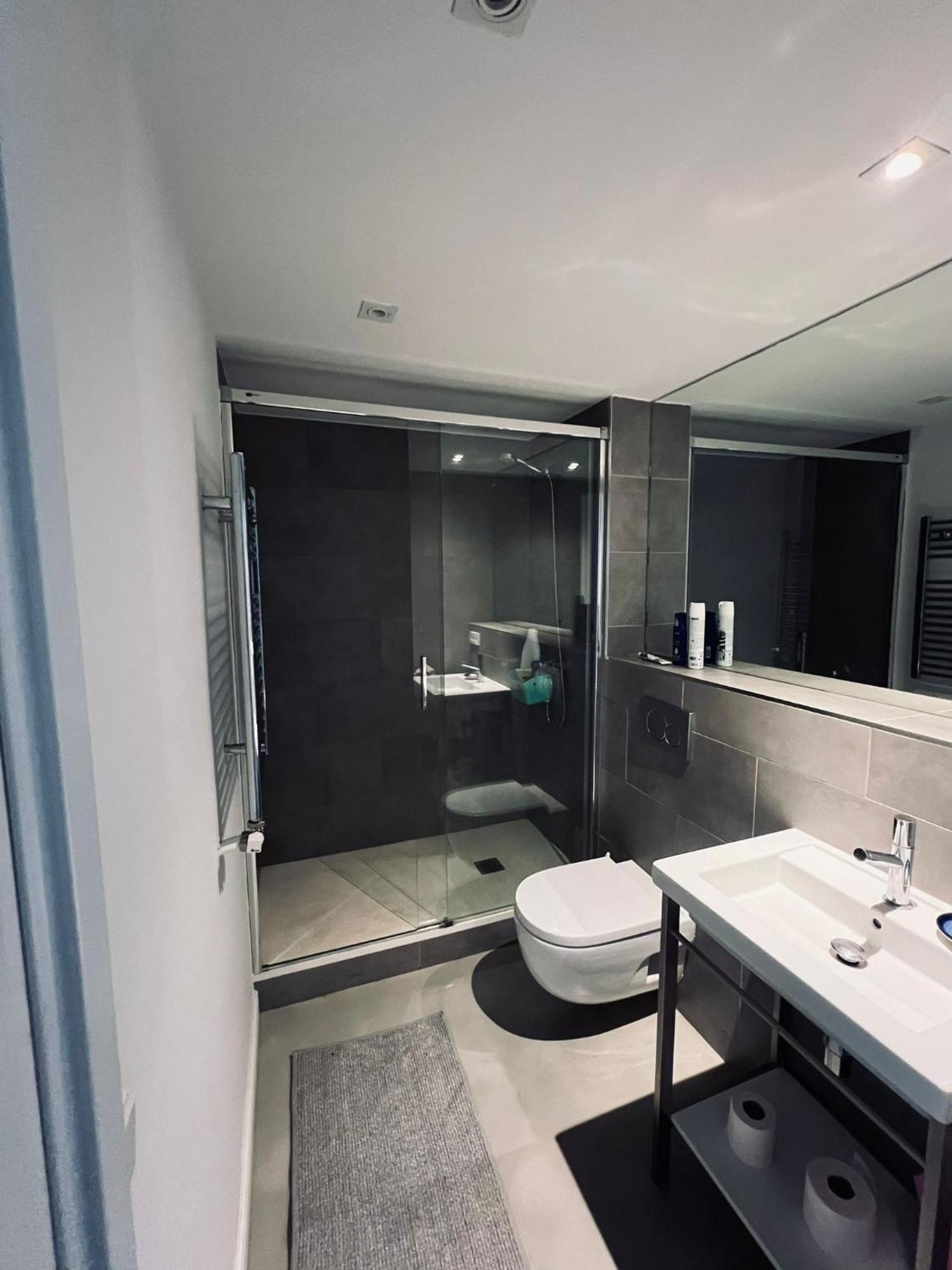 Habitacion Privada En Bello Apartamento Compartido Barcelona Ngoại thất bức ảnh
